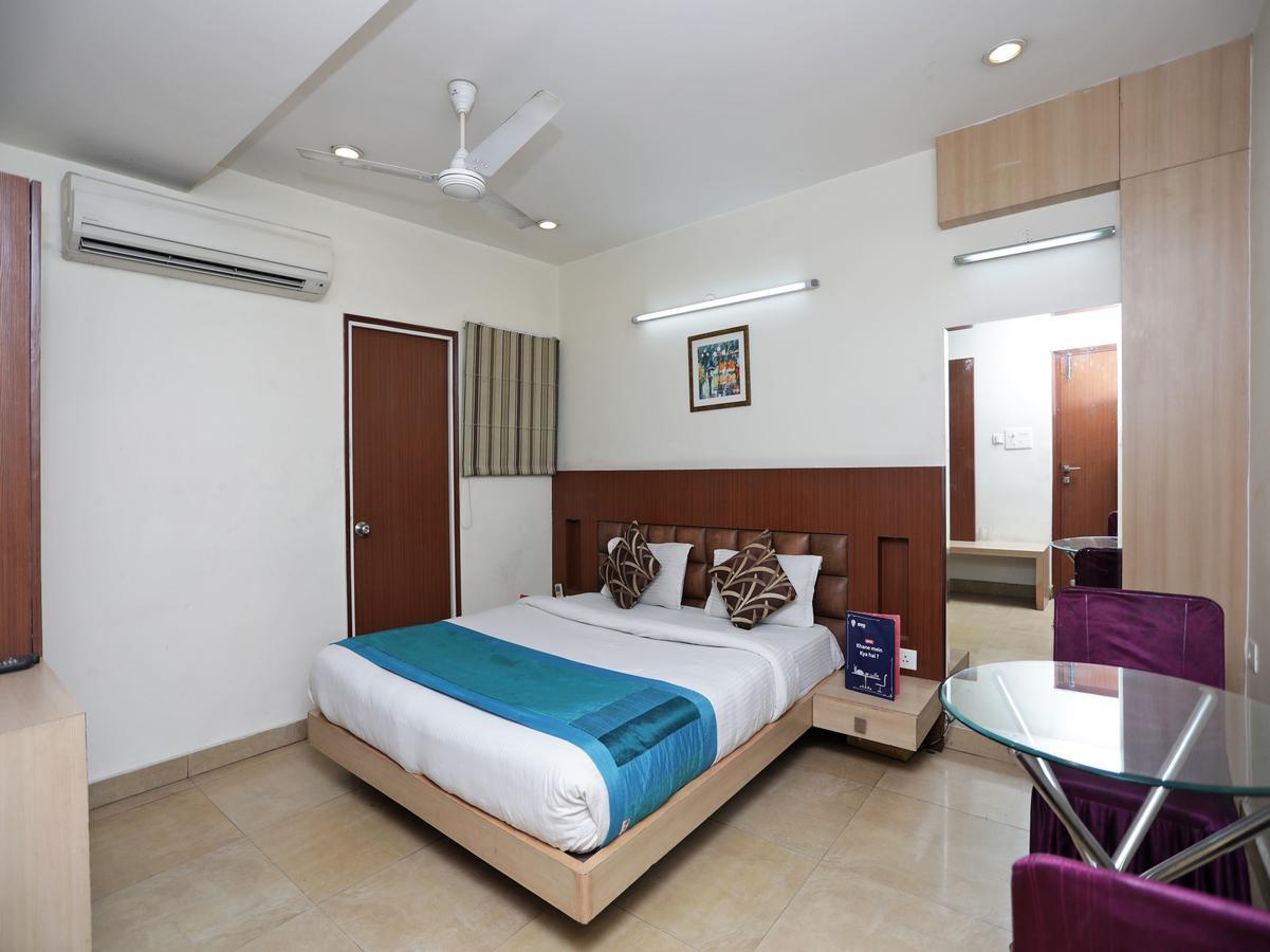 Oyo 1524 Hotel Vaani Continental Kanpur Exterior foto